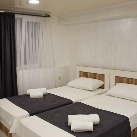 Greenview Guesthouse บาทูมิ ภายนอก รูปภาพ