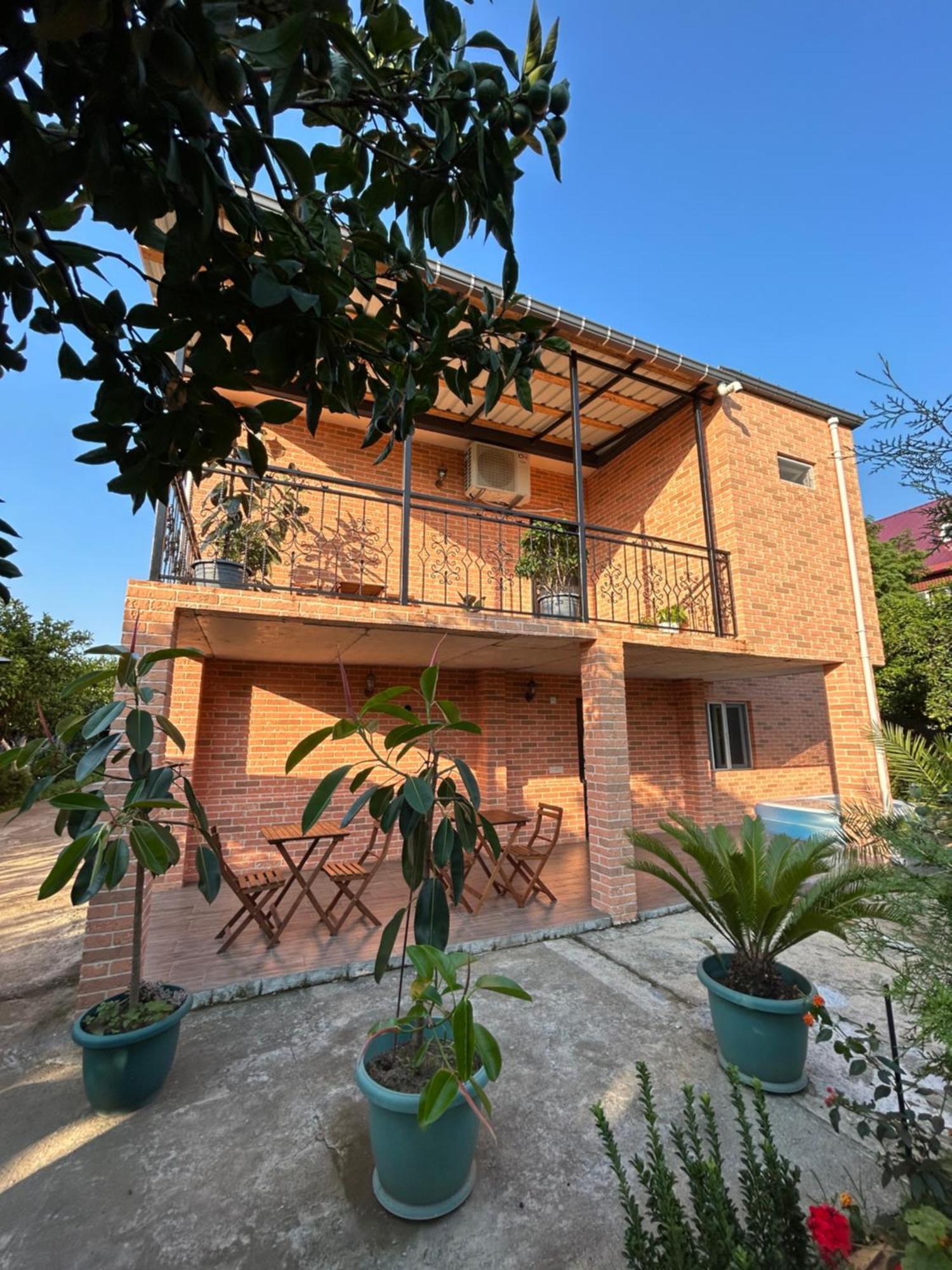 Greenview Guesthouse บาทูมิ ภายนอก รูปภาพ
