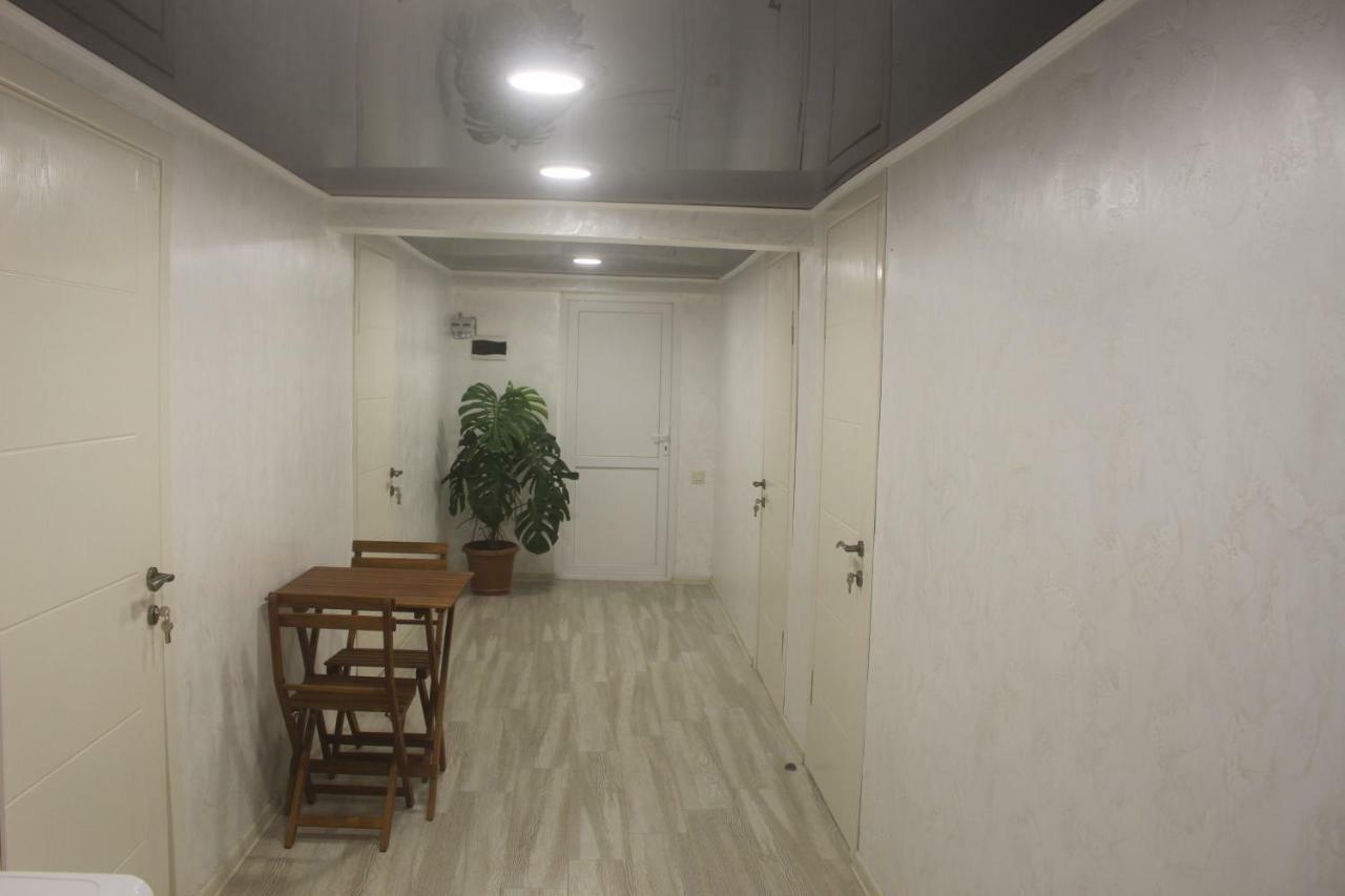 Greenview Guesthouse บาทูมิ ภายนอก รูปภาพ