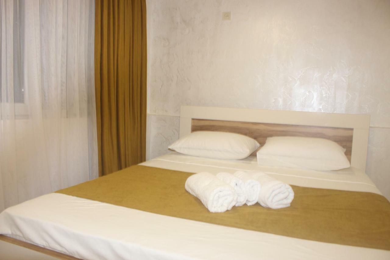 Greenview Guesthouse บาทูมิ ภายนอก รูปภาพ
