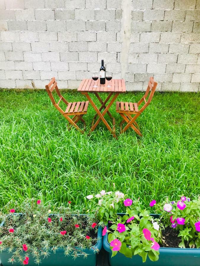 Greenview Guesthouse บาทูมิ ภายนอก รูปภาพ